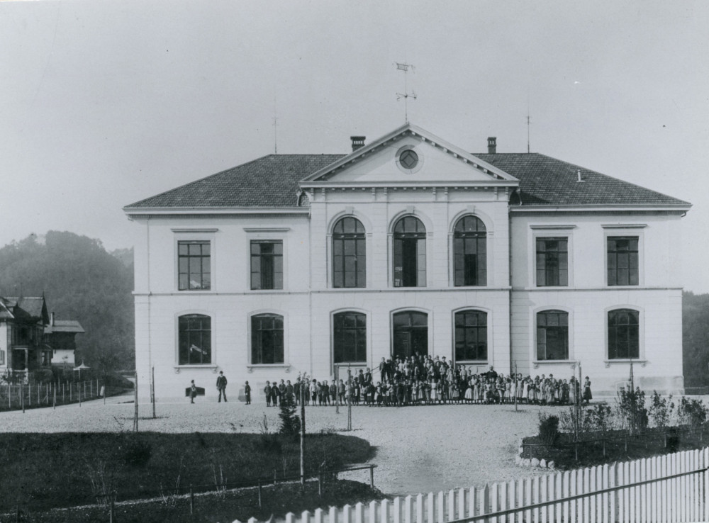 Wieshofstrasse 59, Schulhaus Ausserdorf um 1900, winbib